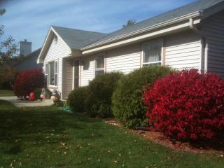 8830 Lake Pointe Dr, Hales Corners, WI 53132-8540
