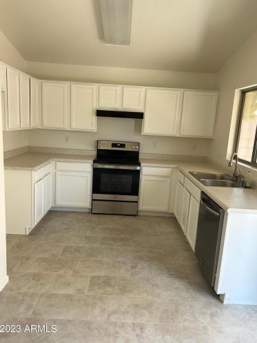 10657 Poinsettia Dr, Avondale, AZ 85392-4428