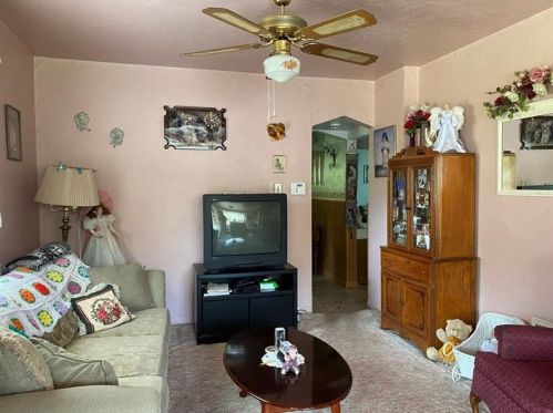 608 Homewood Dr, Pittsburgh, PA 15235-4439