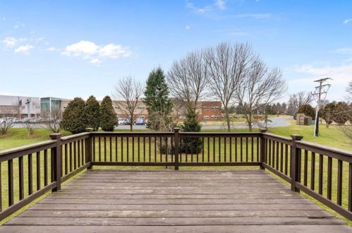 4 Saratoga Ct, Easton PA  18040-1046 exterior