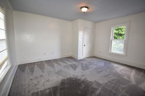 406 Walnut St, Latrobe PA  15650-1941 exterior