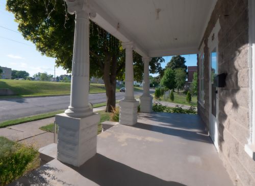 1810 Monroe St, New Holstein, WI 53061-1309