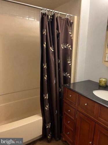 503 Chester Ct, Helmetta, NJ 08828-1131