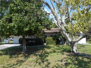 359 Pearl Ave, Sarasota, FL 34243-1523