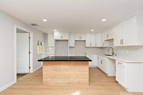 2841 El Nido Dr, Altadena CA  91001-4917 exterior