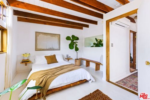 19751 Grand Vw Dr, Topanga CA  90290-3313 exterior