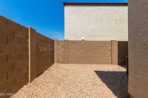 3821 79th Dr, Phoenix AZ  85033-3501 exterior