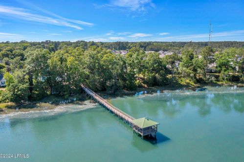 21 Bradford Ct, Beaufort SC  29902-3307 exterior