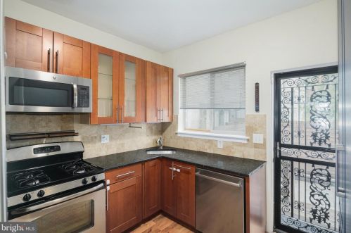 420 Federal St, Philadelphia PA  19147-5208 exterior