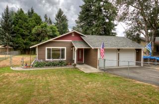 8410 Wildwood Ave, Lakewood, WA 98498-3548