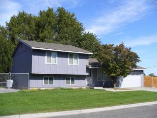 704 48th Ave, Kennewick, WA 99337-4529