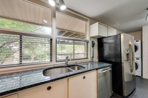 1411 Greenwood Dr, Denton TX  76209-2206 exterior