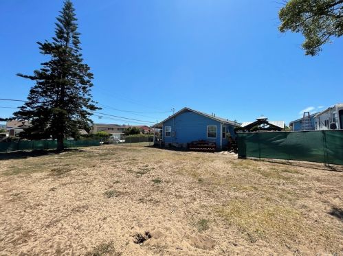 2011 242nd St, Lomita CA  90717-1115 exterior