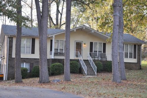 212 Smokey Dr, Columbia, TN 38401-6125