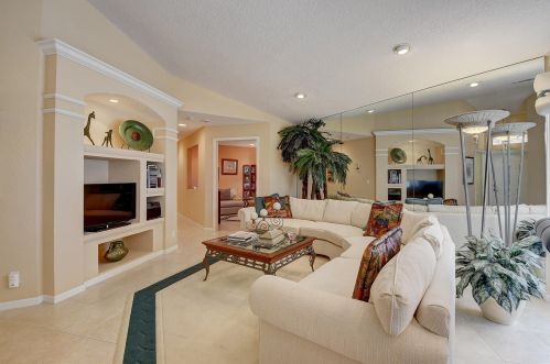 7181 Foxworth Ct, Boynton Beach FL  33437-6455 exterior