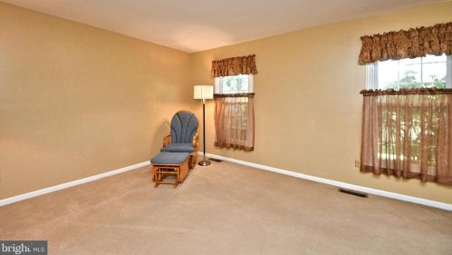 122 Claremont Dr, Lansdale PA 19446-6361 exterior