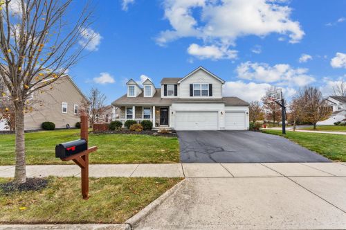 2017 Sunny Rock Ln, Darbydale, OH 43123-8049