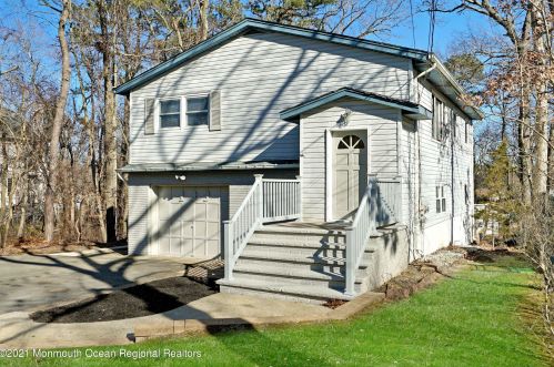 133 Shady Lane Dr, Lakewood, NJ 08701-2352