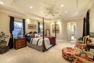 2827 Dentro De Lomas Rd, Vista, CA 92084-1205