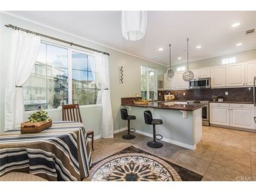 289 Camphor Pl, Orange, CA 92868-3233