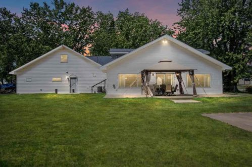 2941 White Pine Rd, Green Bay, WI 54313-7983