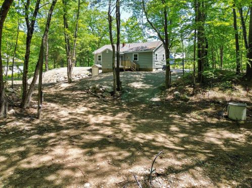 429 Main St, Danville NH  03819-3135 exterior