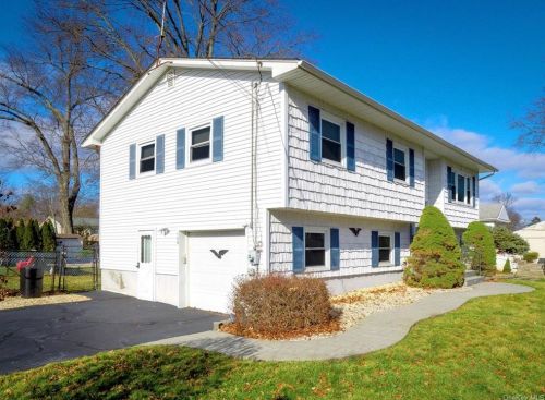 126 Highway Ave, Congers, NY 10920-2865