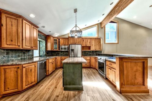 3524 Pinecrest Ave, South Lake Tahoe, CA 96150-8436