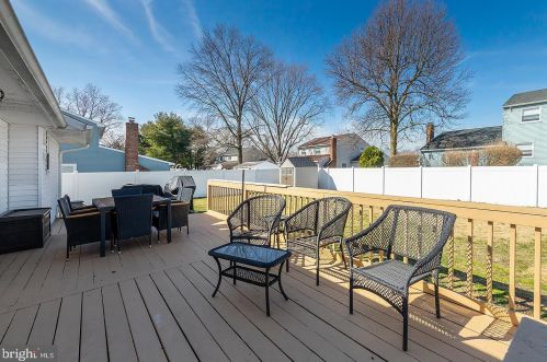 105 Wycombe Ave, West Deptford NJ  08096-4235 exterior