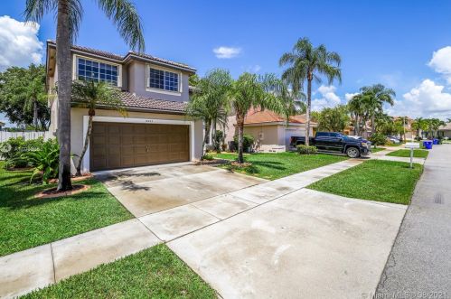 18245 21st St, Hollywood, FL 33029-3710