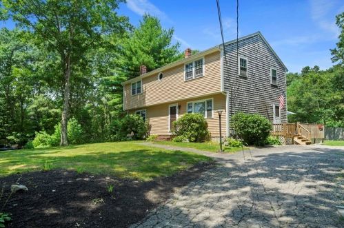 41 Forest St, Plympton, MA 02367-1302