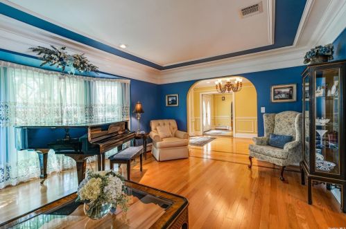 149 Cedrus Ave, Elwood NY  11731-4409 exterior