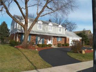 6132 Henthorne Dr, Maumee, OH 43537-1307