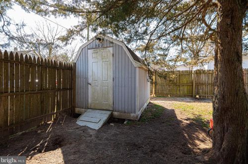 402 6th St, Laurel DE  19956-1363 exterior