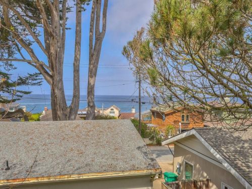 1046 Balboa Ave, Del Monte Park CA  93950-2102 exterior