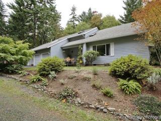 10051 Shady Ln, Happy Valley, OR 97089-6304