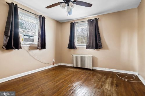 121 Chestnut St, West Deptford NJ  08051-1403 exterior