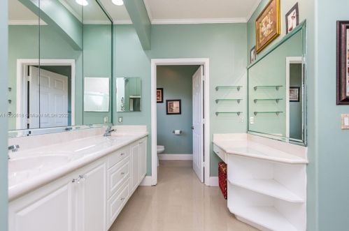 19270 29 Ct, Hollywood FL 33029-2474 exterior