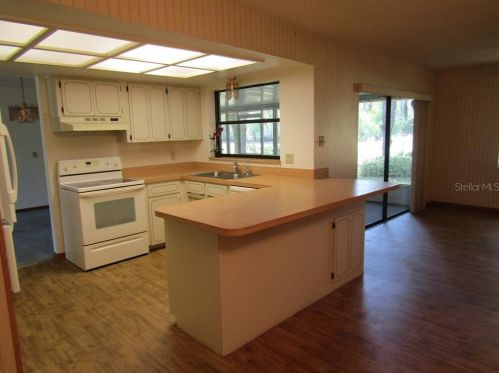 7754 Cr 248b, Lake Panasoffkee FL  33538-3020 exterior