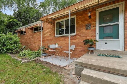 48 Michael Rd, Cheswick, PA 15024-2103