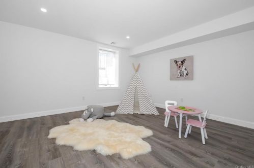 3 Stratford Rd, New Rochelle NY  10804-2519 exterior