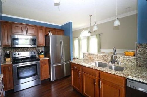 676 Stable Gate Ln, Florence, KY 41042-8932
