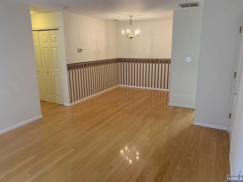 1102 Coventry Way, Mahwah NJ  07430-3860 exterior