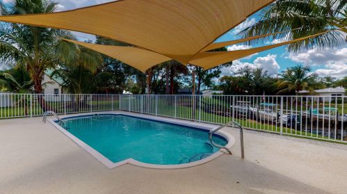 1247 High Point Ln, Palm City, FL 34990-1914