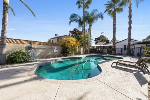 10000 Glenn St, Bakersfield CA  93312-2763 exterior