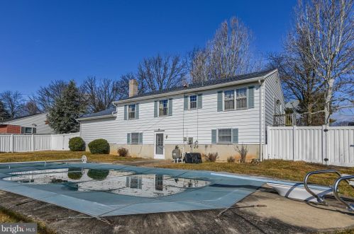736 Prospect Ave, Lees Cross Roads PA  17257-8909 exterior