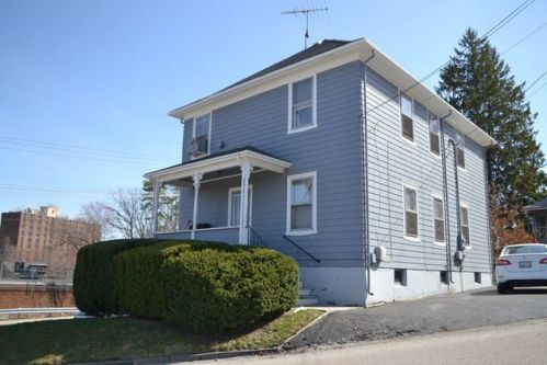 536 George Waterman Rd, Providence, RI 02919-2114