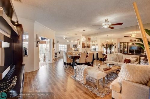 6581 Via Regina, Boca Raton, FL 33433-3913
