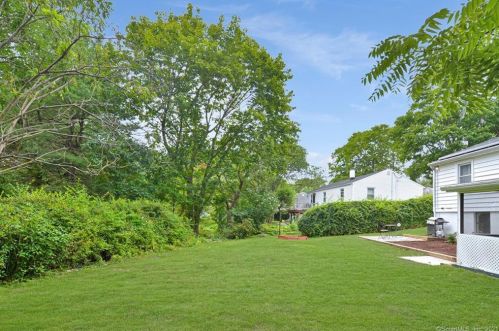 53 Spring Ln, Milford CT  06460-3209 exterior