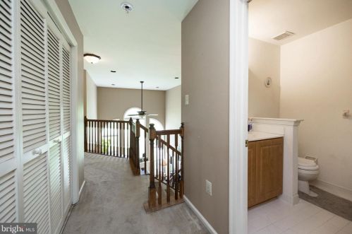 52 Lincoln Dr, Downingtown PA  19335-5326 exterior